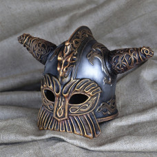 Dwarf helmet with horns