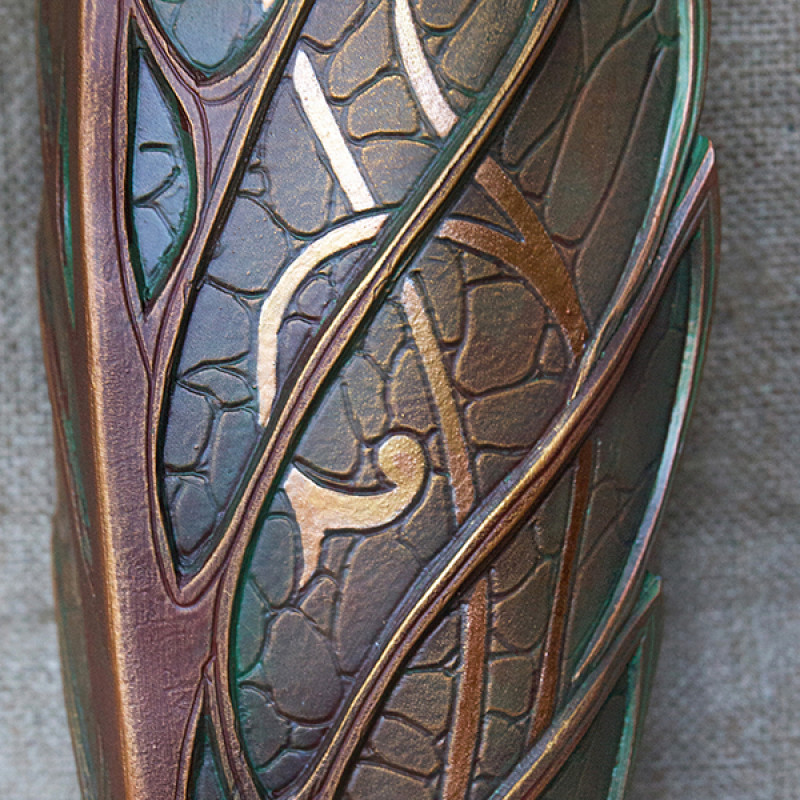Elf leg armour