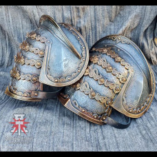 Hussar shoulders