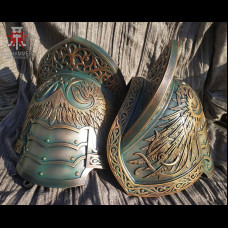 Italian Knight shoulders