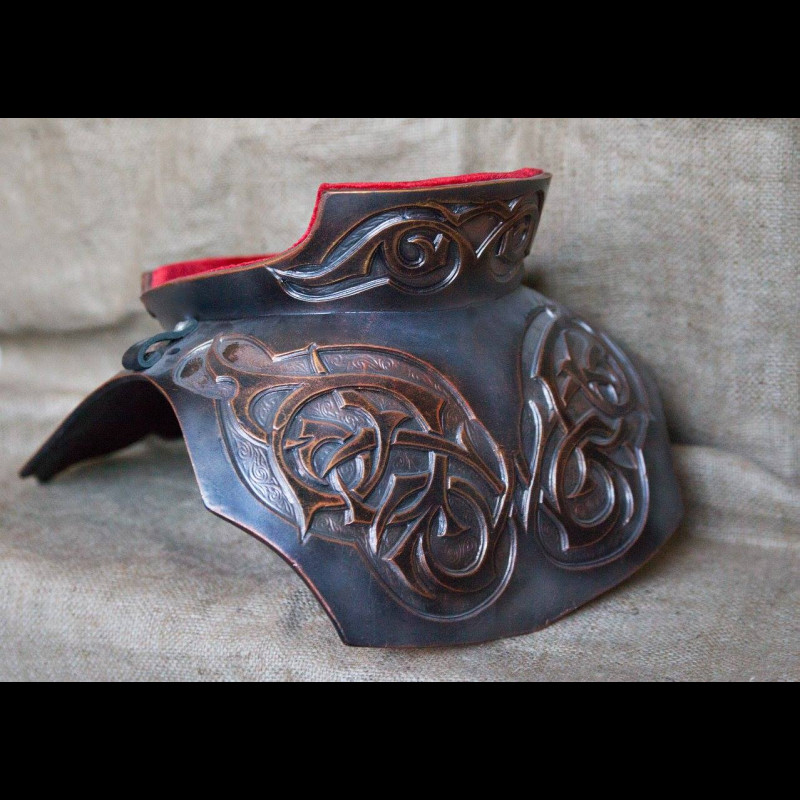 Heavy Paladin gorget